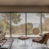 Casa Alta, Cadaqués, saló amb vistes al paisatge — Francesc Rifé Studio per a MINIM