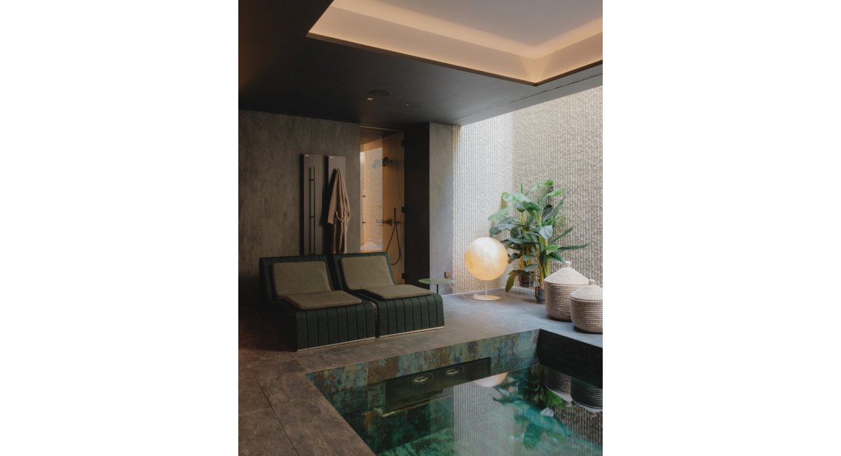 Tumbonas FRAME de Paola Lenti en el spa, MINIM Barcelona