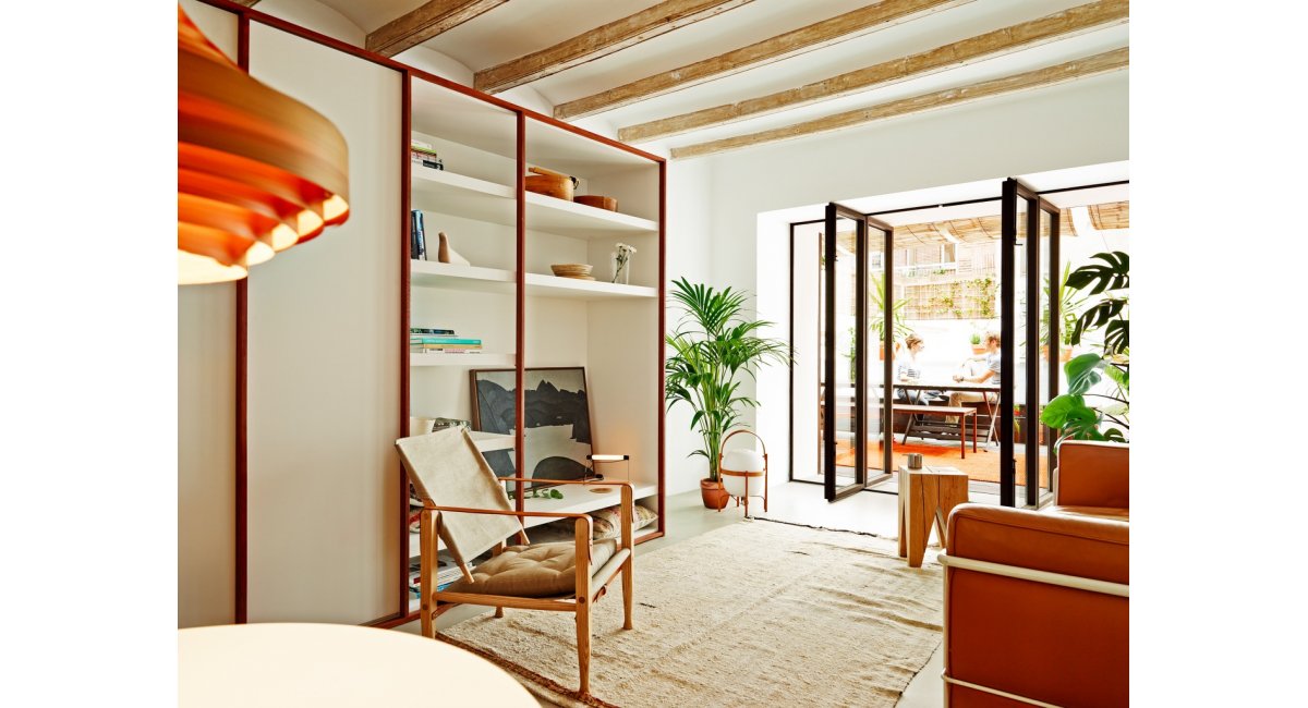 Entresuelo en el centro de Barcelona mobiliario MINIM