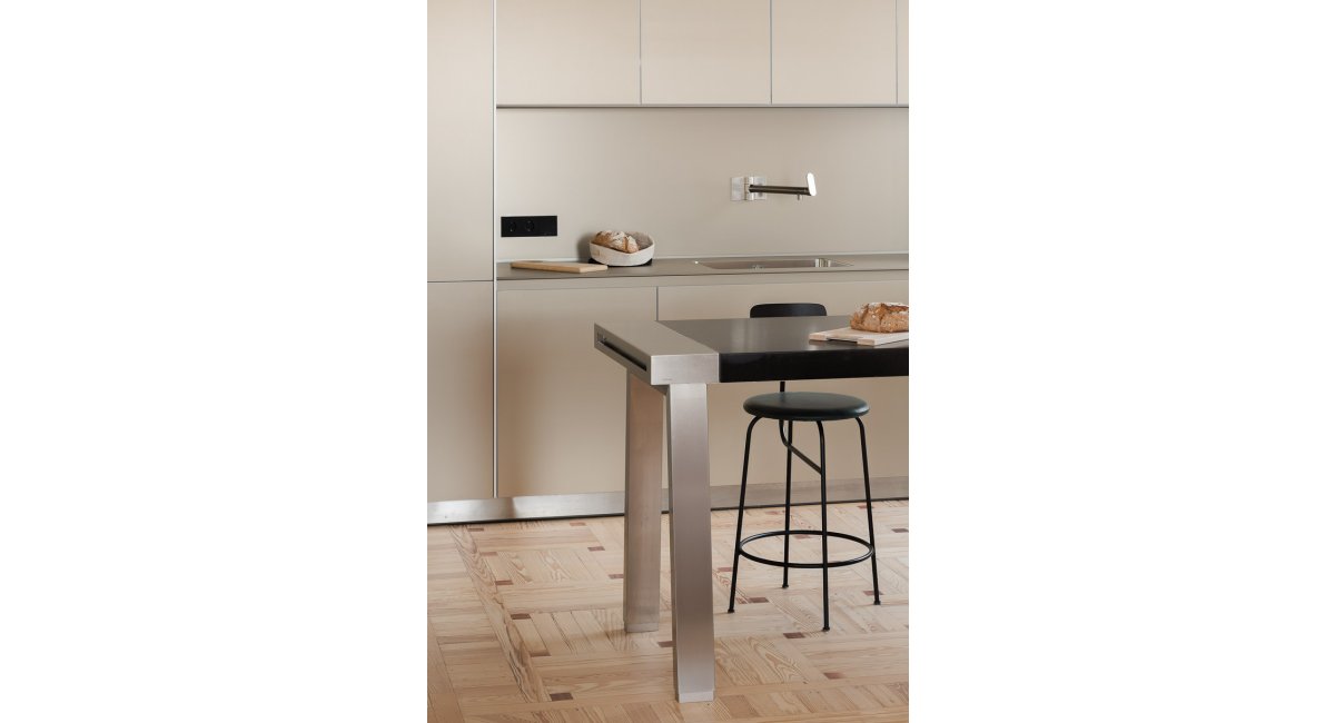 Vivienda en Almagro, Madrid - mobiliario MINIM y cocina bulthaup b2 y b3 de bulthaup Claudio Coello