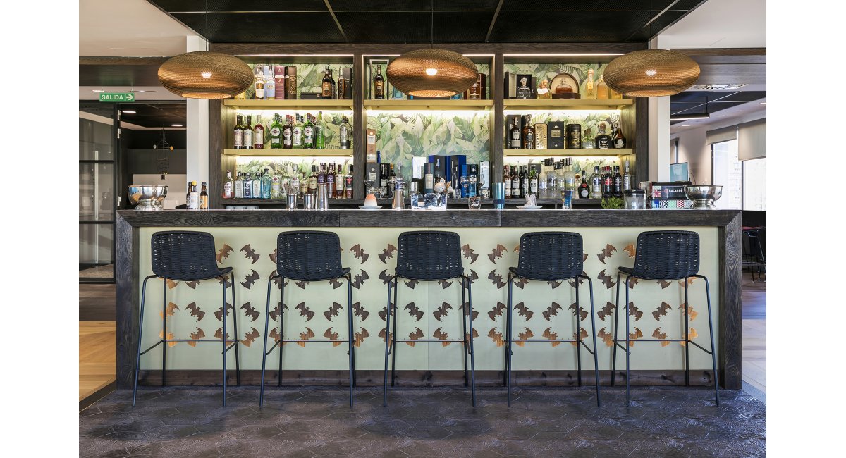 MINIM amueblamiento oficinas Bacardi Barcelona