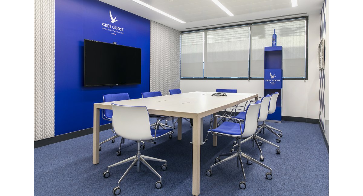 MINIM amueblamiento oficinas Bacardi Barcelona