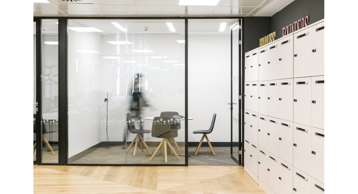 MINIM amueblamiento oficinas Bacardi Barcelona