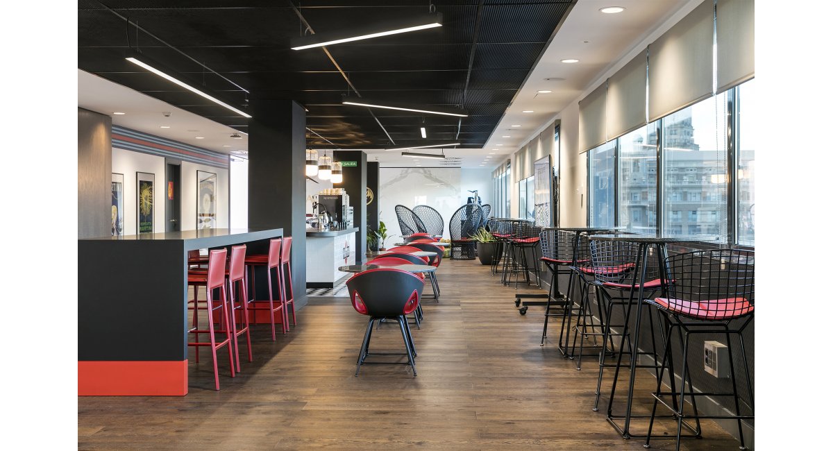 MINIM amueblamiento oficinas Bacardi Barcelona