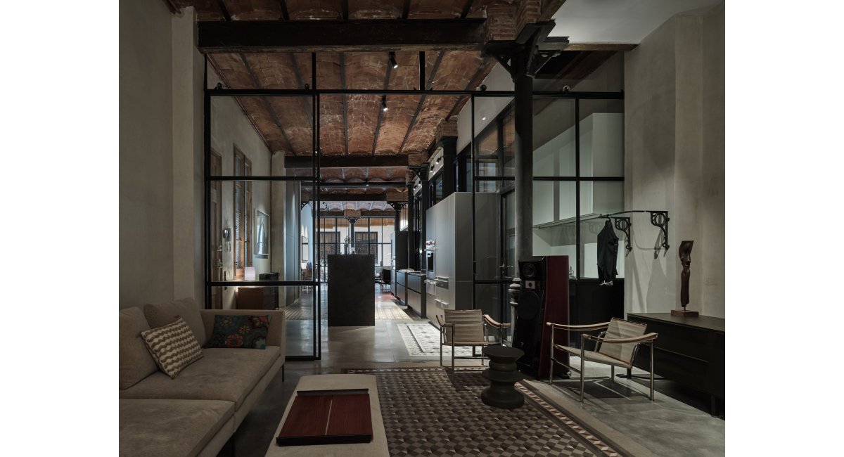 Loft industrial, Barcelona MINIM mobiliario iluminación