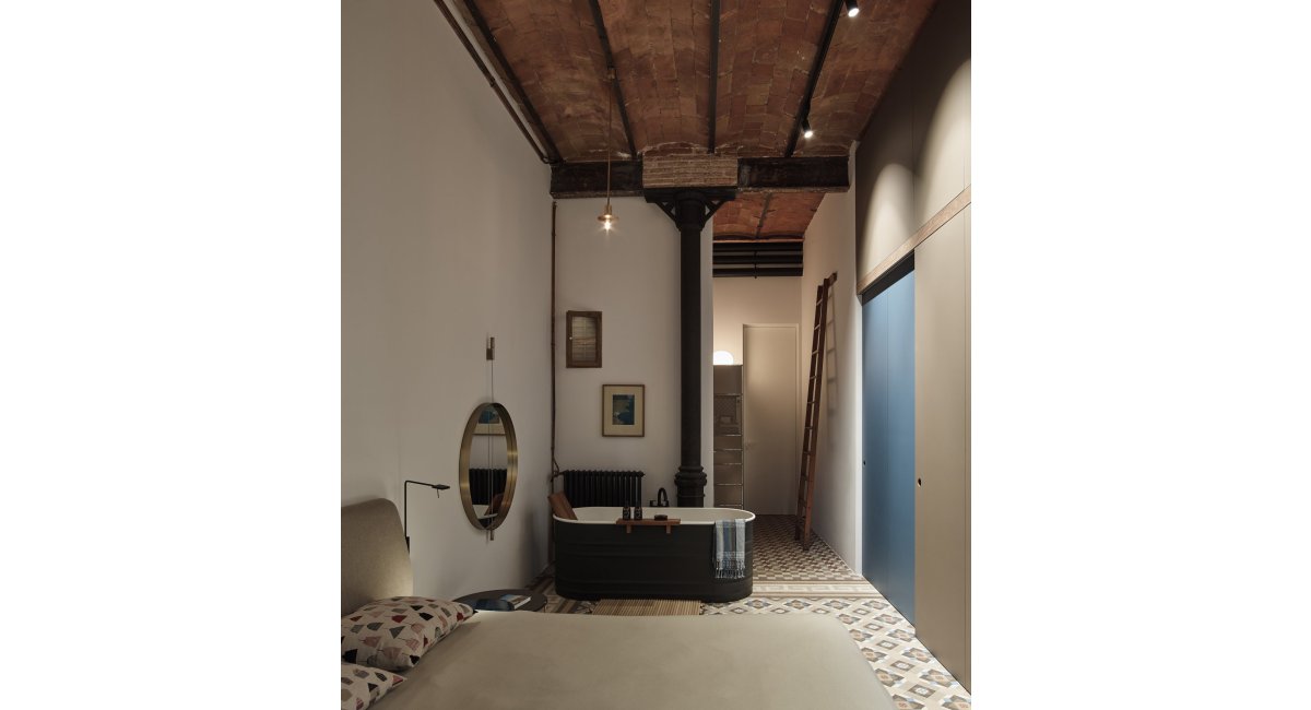 Loft industrial, Barcelona MINIM mobiliario iluminación