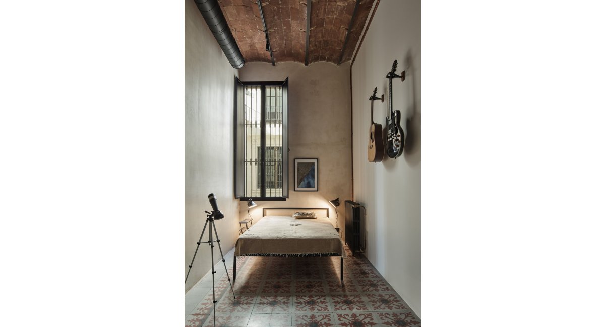 Loft industrial, Barcelona MINIM mobiliario iluminación