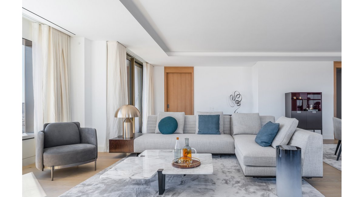 Vivienda en el corazón de Barcelona MINIM mobiliario iluminación