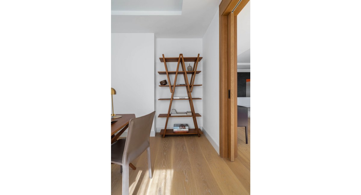 Vivienda en el corazón de Barcelona MINIM mobiliario iluminación