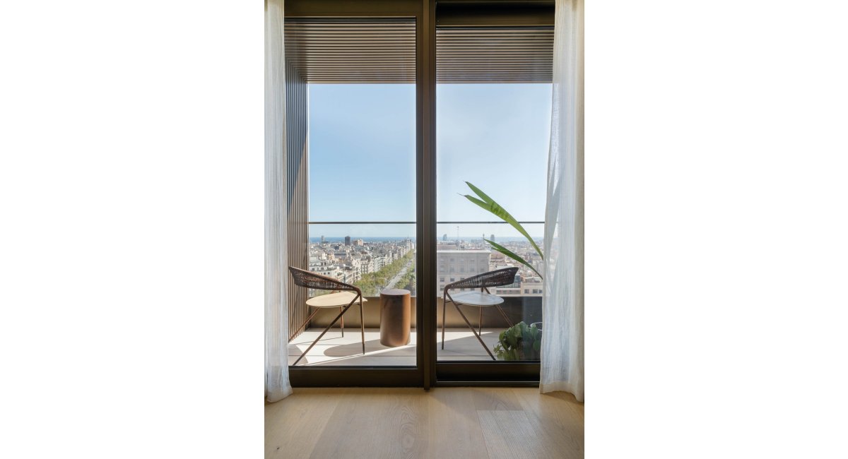 Vivienda en el corazón de Barcelona MINIM mobiliario iluminación