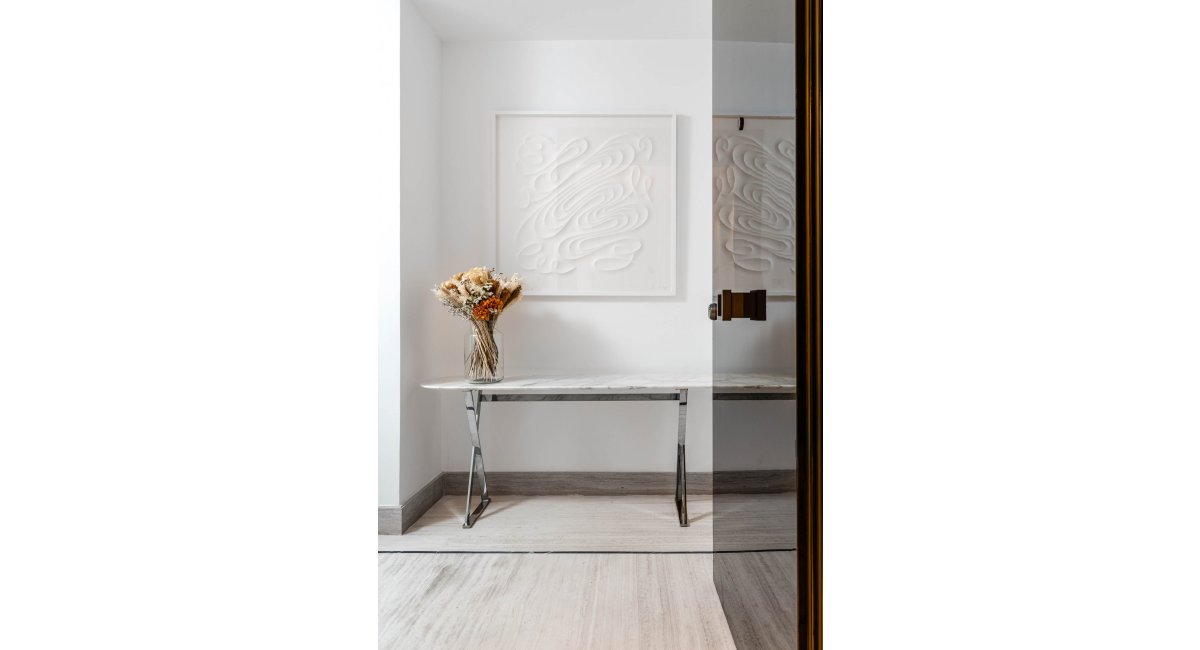 Vivienda en el corazón de Barcelona MINIM mobiliario iluminación