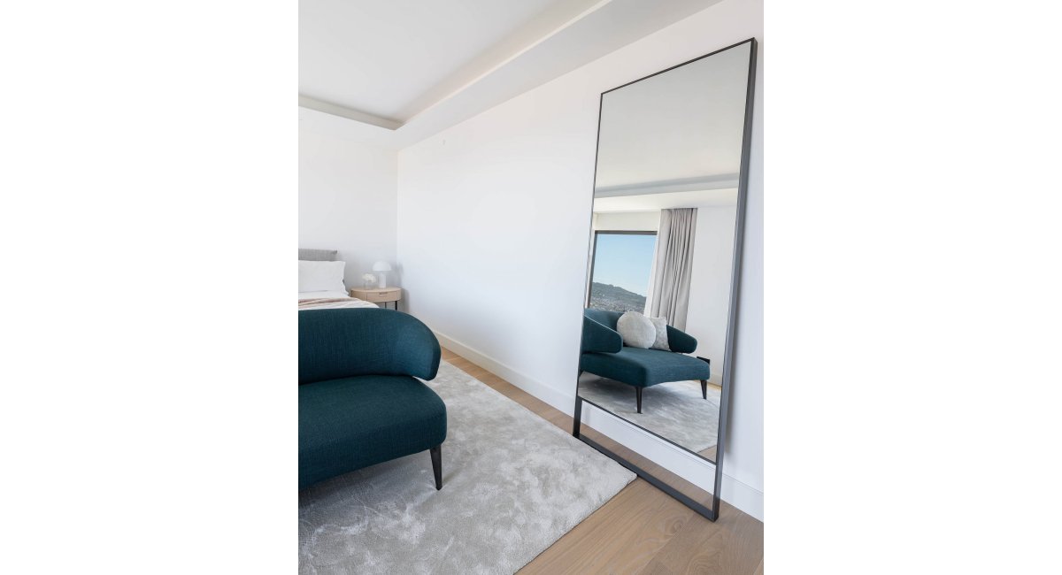 Vivienda en el corazón de Barcelona MINIM mobiliario iluminación