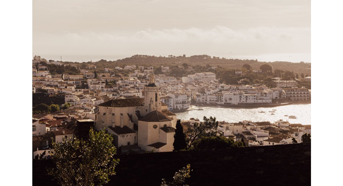 Casa Alta, Cadaqués, vistes al poble des de la casa — Francesc Rifé Studio per a MINIM