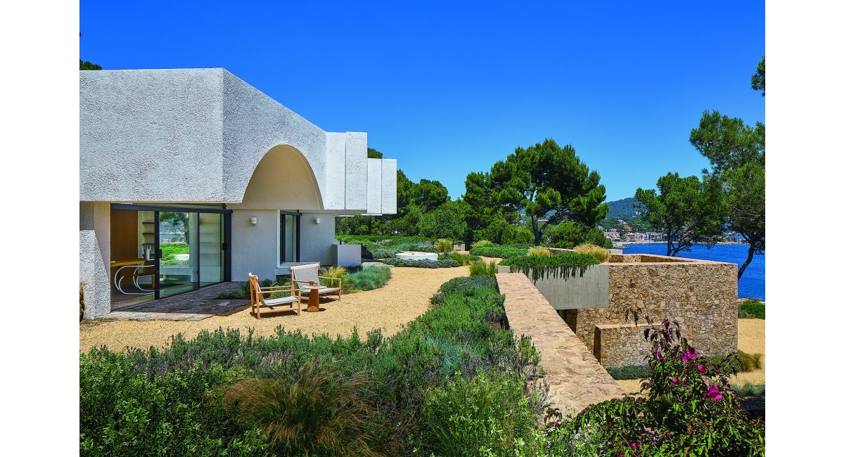 Casa Raventós, Calella de Palafrugell, interior with furniture advised by MINIM