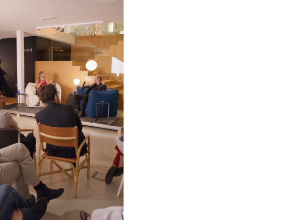 Michael Anastassiades y Anatxu Zabalbeascoa durante la charla en MINIM Barcelona en colaboración con B&B y MAXALTO