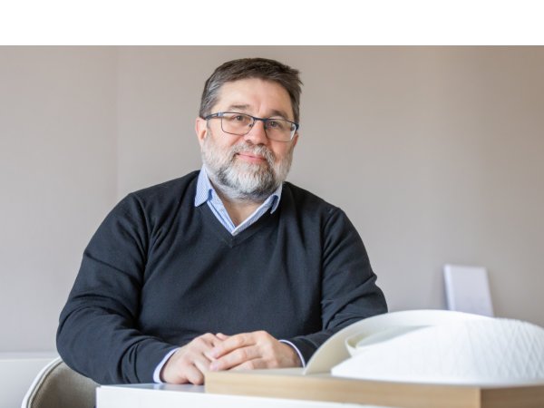 Néstor Soldate Ruhl de L35 para constelaciones de m300 espacio cultural del grupo minim en bulthaup barcelona