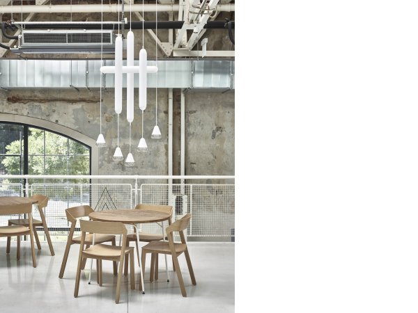 Brokis-PuroSingleSuspension-LucieKoldova-MINIMShowroom