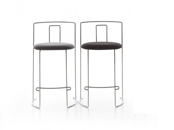 Cassina, Gaja bar