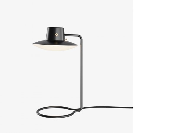 LouisPoulsen-AJOxfordSobremesa-ArneJacobsen-MINIMShowroom
