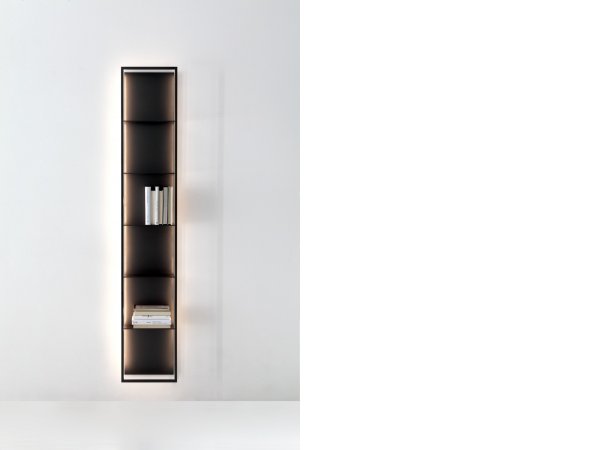 Porro_GAP_librería_estantería_iluminación LED_marco de metal_finas baldas_MINIM Showroom_Madrid_Barcelona_1