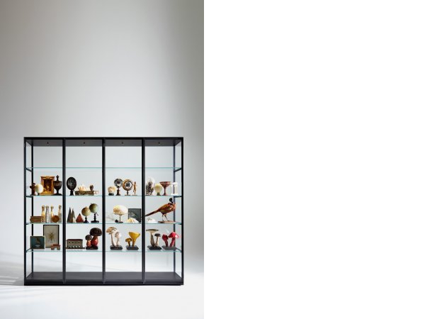 Vitrinia- Porro_EX-LIBRIS_vidrio_almacenaje_ligereza_estantería modular_MINIM Showroom_Madrid_Barcelona